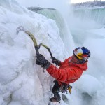 Canadian Dare Devil First to Climb Frozen Niagara Falls